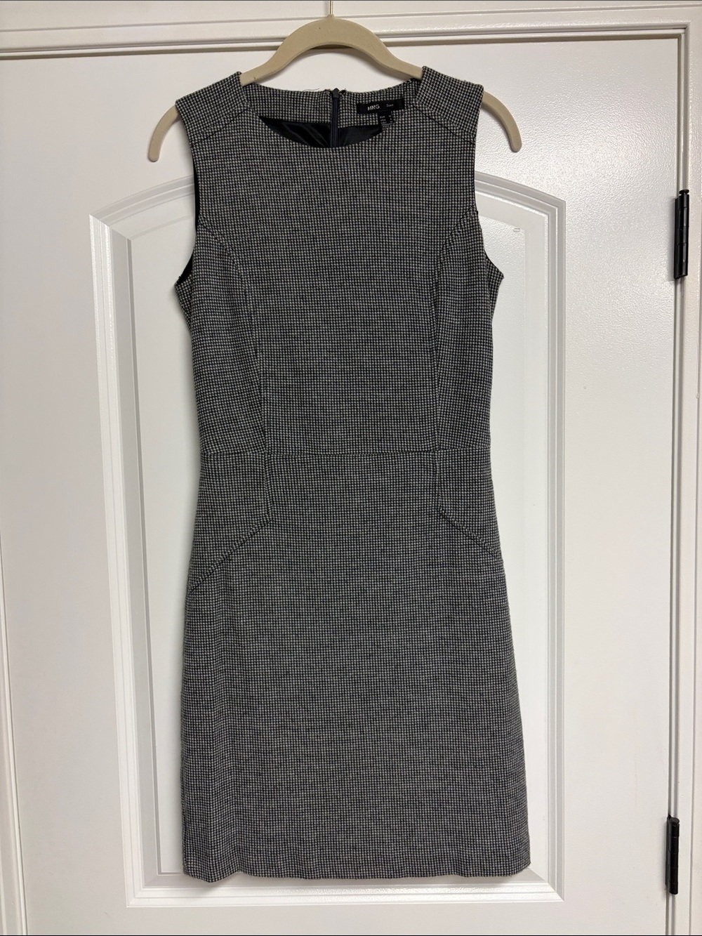 MNG Sleeveless Dress - Black & White